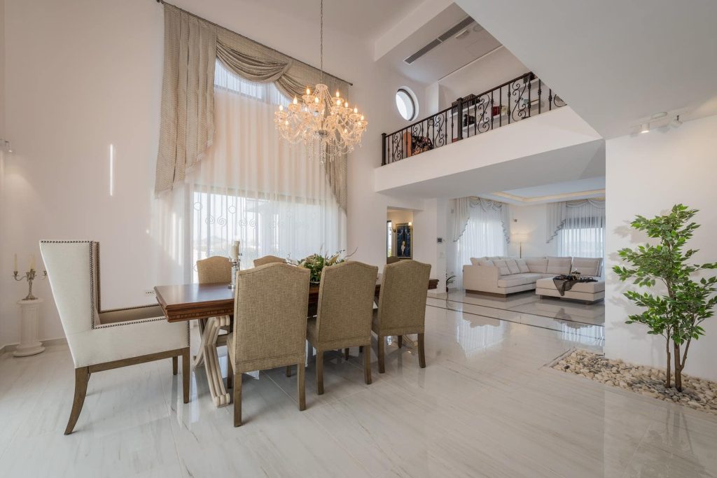 LIVING-ROOM-AMD-DINING-ROOM-10-Copy-min