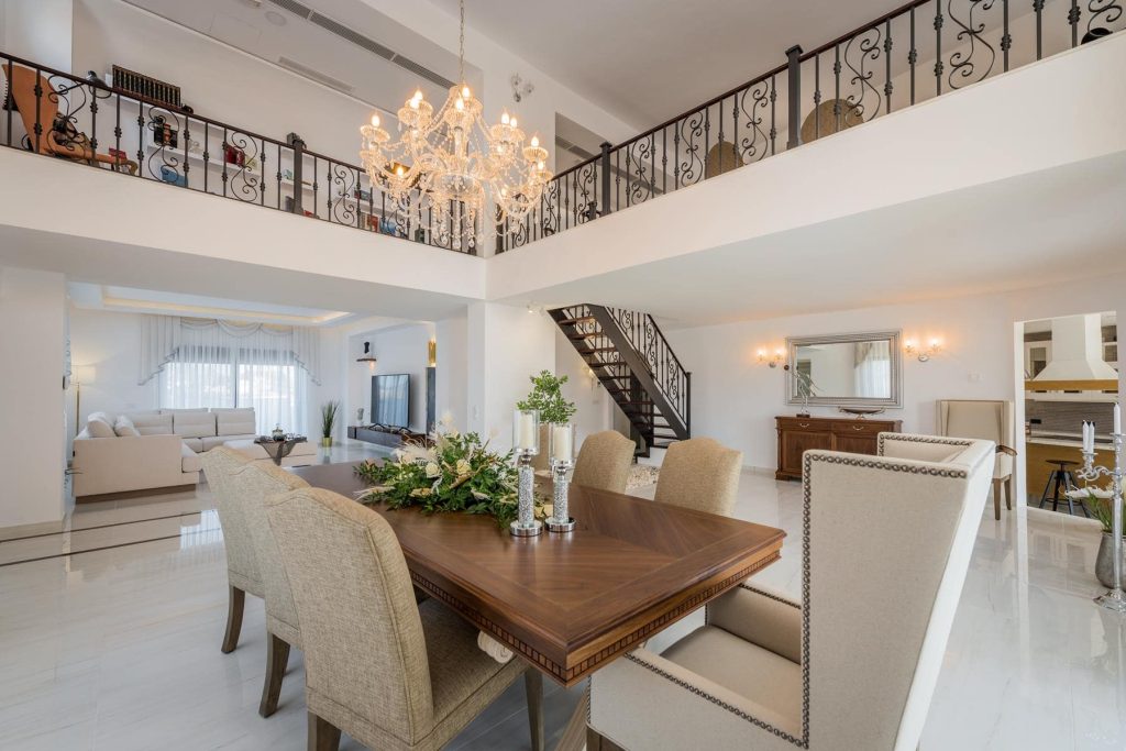 LIVING-ROOM-AMD-DINING-ROOM-12-Copy-min