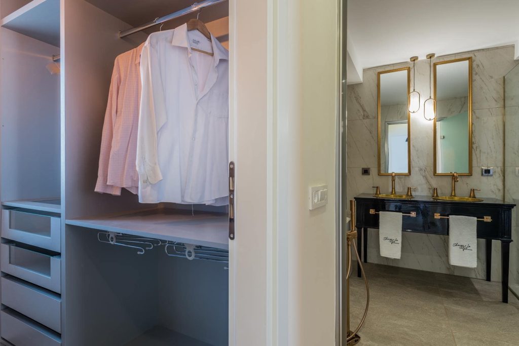 MASTER-BEDROOM-WALK-IN-WARDROBE-2-Copy-min
