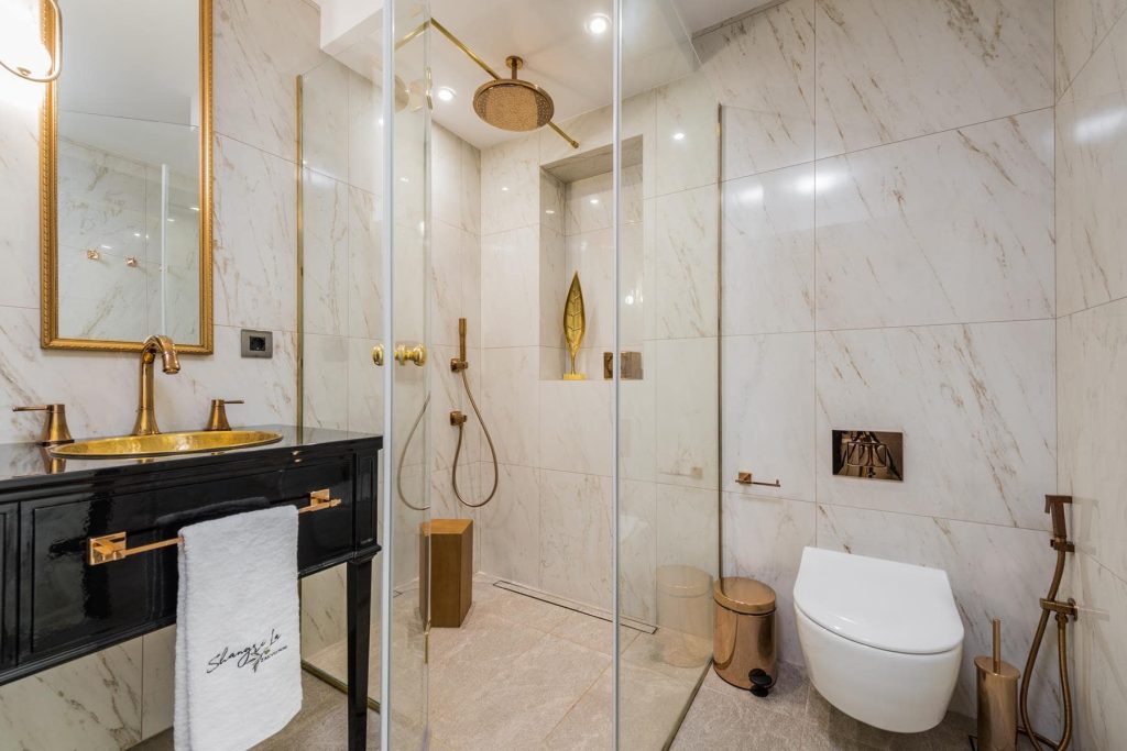 MASTER-ENSUITE-BATHROOM-1-Copy-min