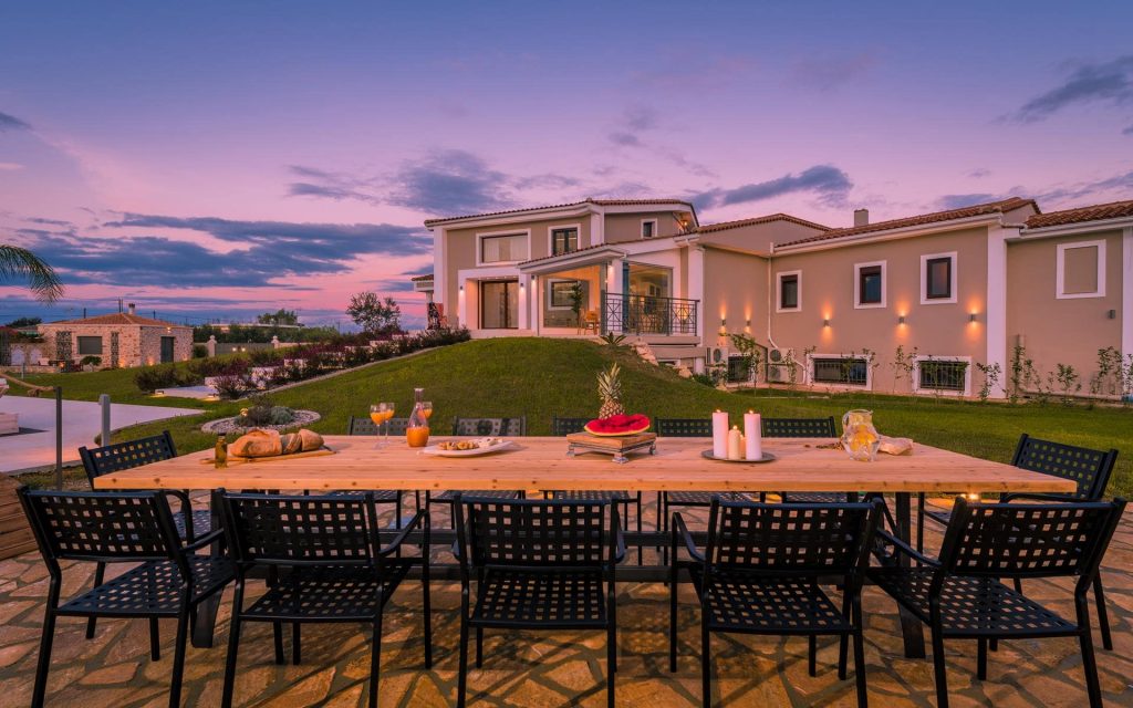 OUTDOOR-DINING-TABLE-Copy-min Private Villa