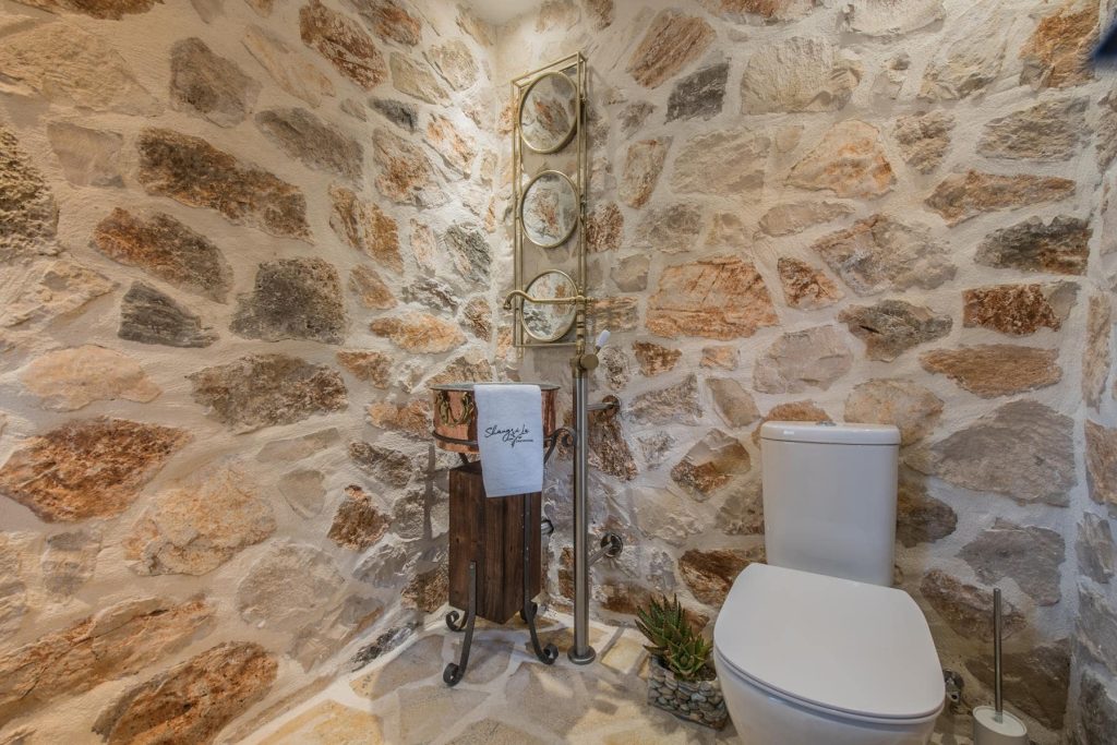 OUTDOOR-POOL-AREA-BATHROOM-2-Copy-min