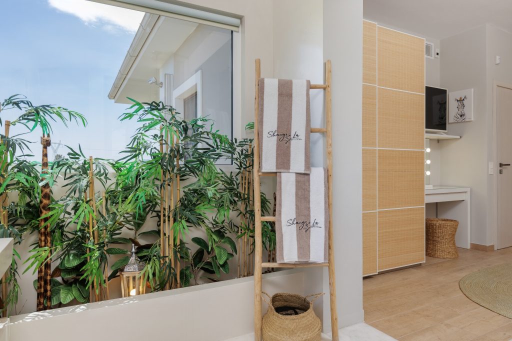 Optimized by JPEGmini 3.18.9.220874607-AV 0x638c5d85